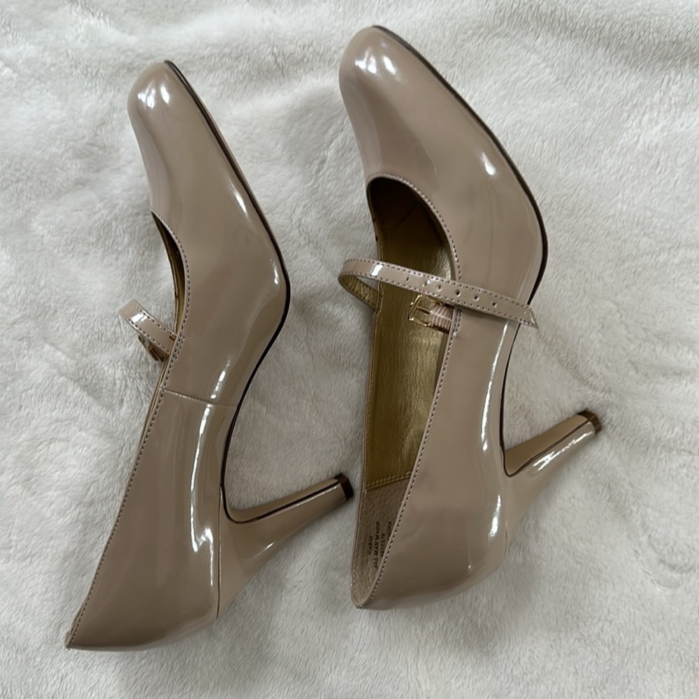 Kelly and Katie tan patent heels. Size 9M. Like new. - Picture 7 of 7